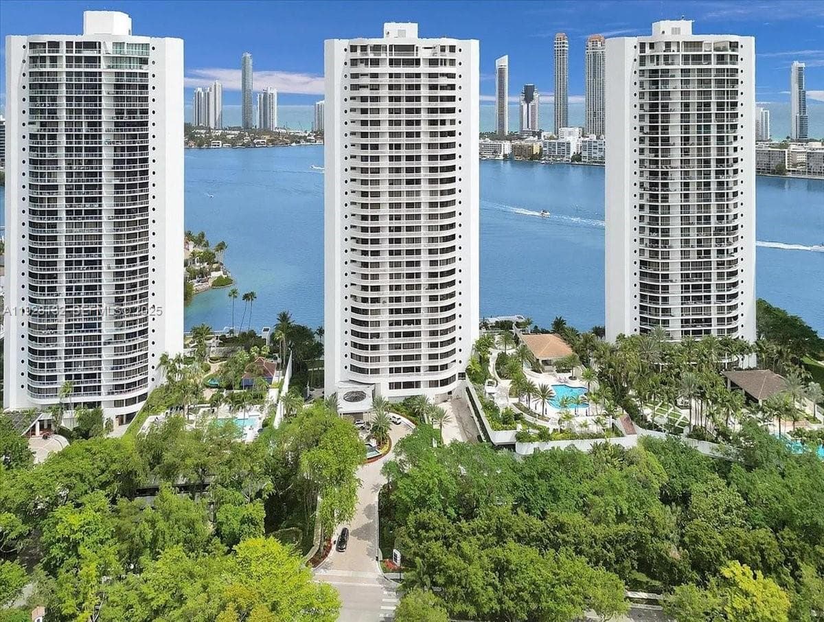3000 Williams Island